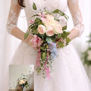 #4 Elegant Floral Bridal Bouquet